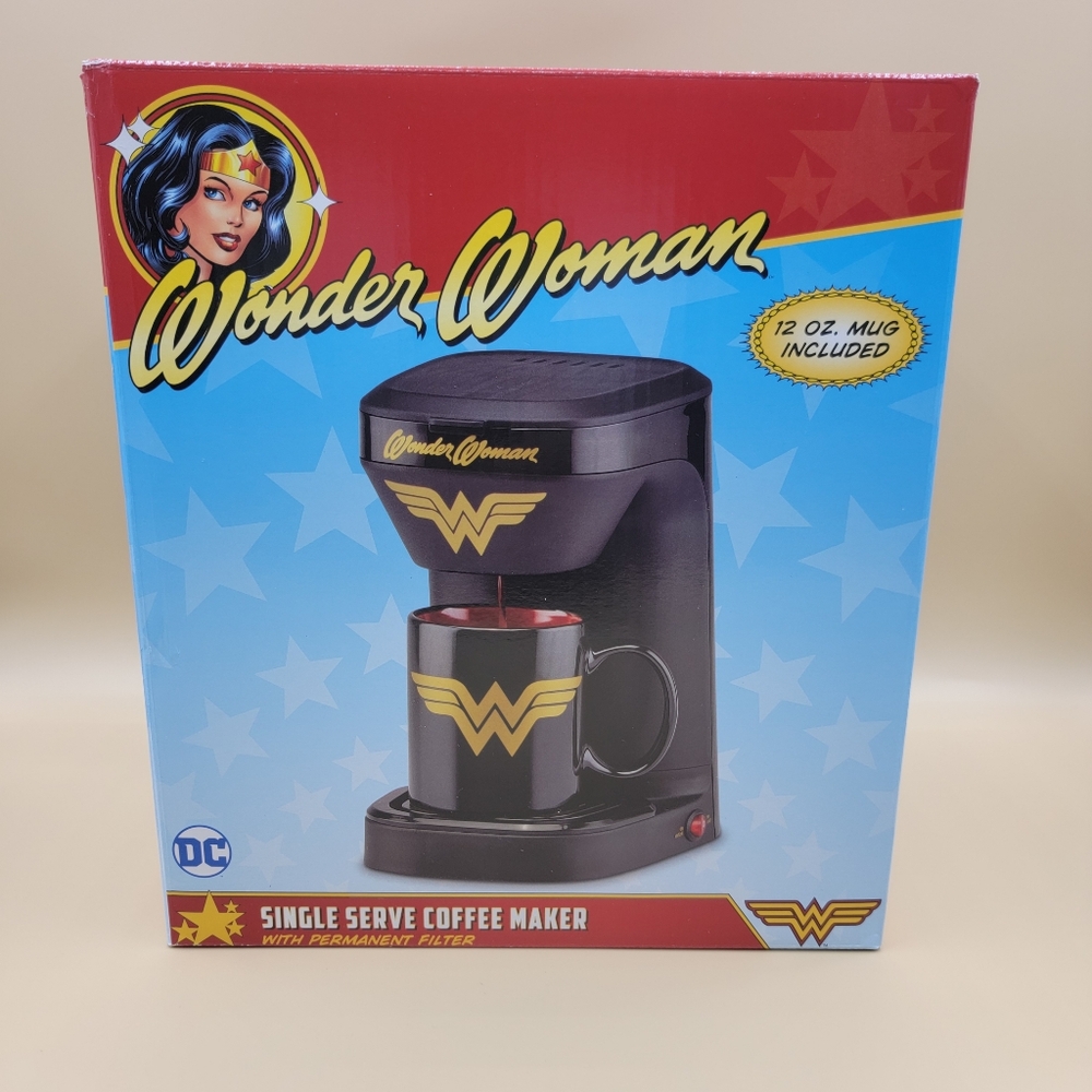 DC Wonder Woman Single Serve Coffee Maker with 12 Oz MUG + Filter New In Box